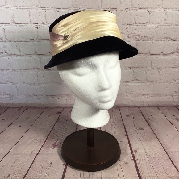 Vintage Purple Hat with Ombré Wrap and Rhinestone Accent - Picture 1 of 10